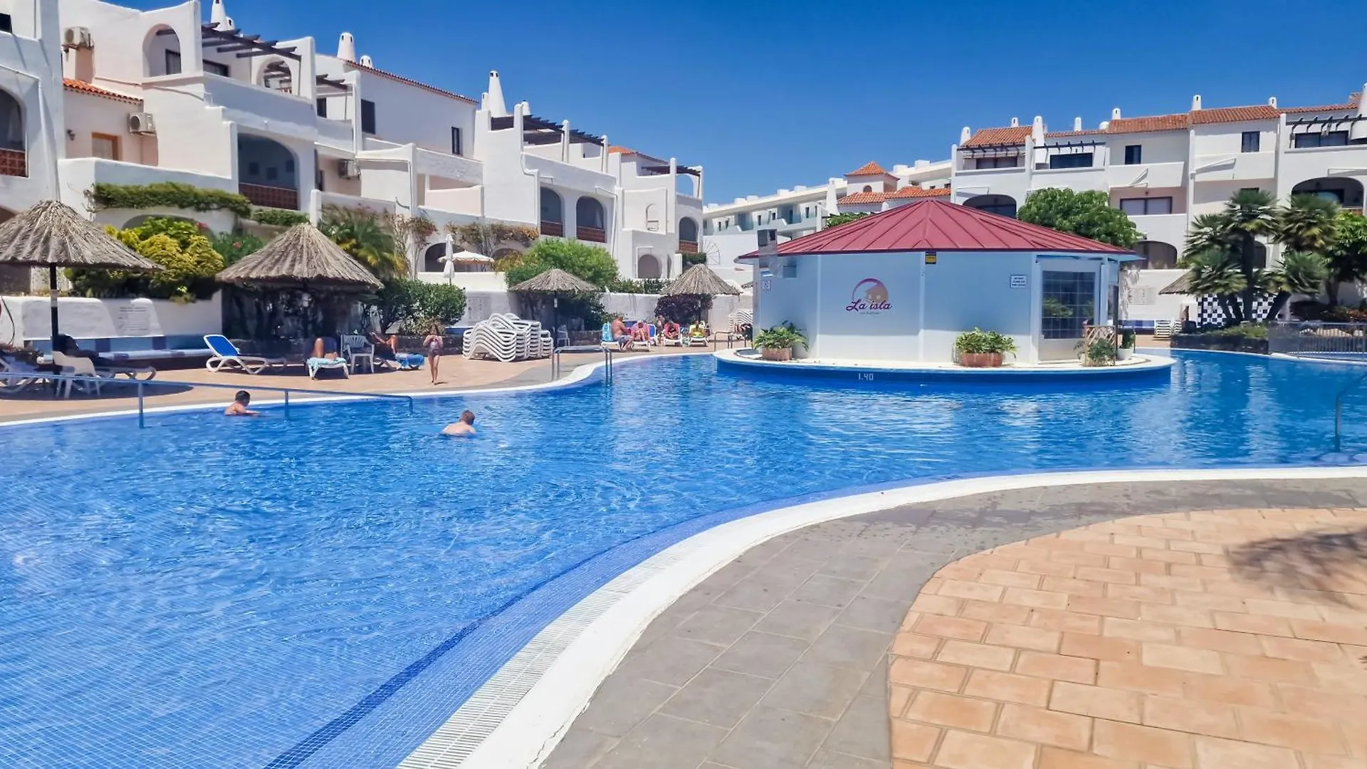 Fairways Club - Teide View Oasis - Heated Pool, Family Apt San Miguel de Abona 0*,