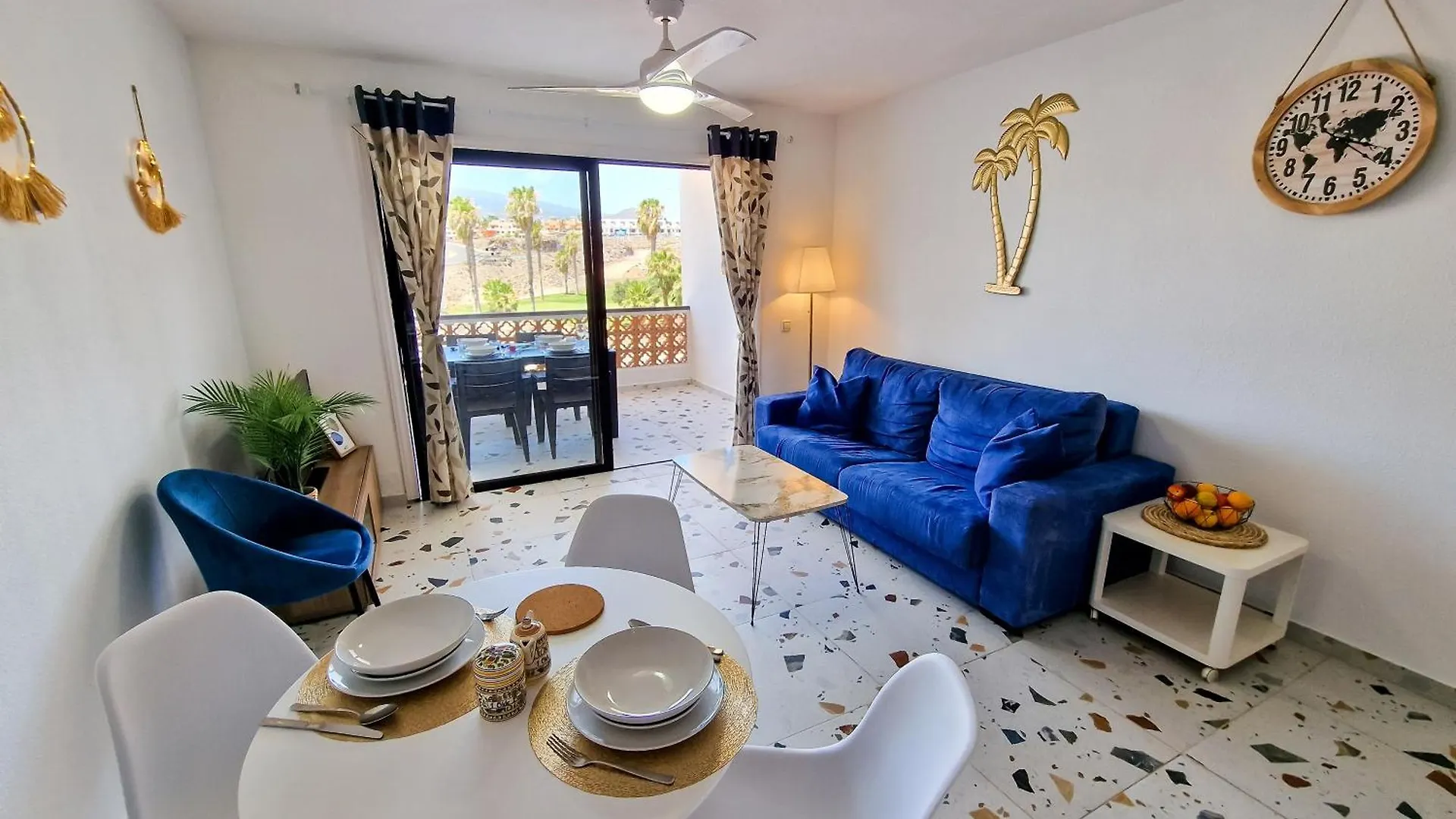 Fairways Club - Teide View Oasis - Heated Pool, Family Apt San Miguel de Abona 0*,  Espanha