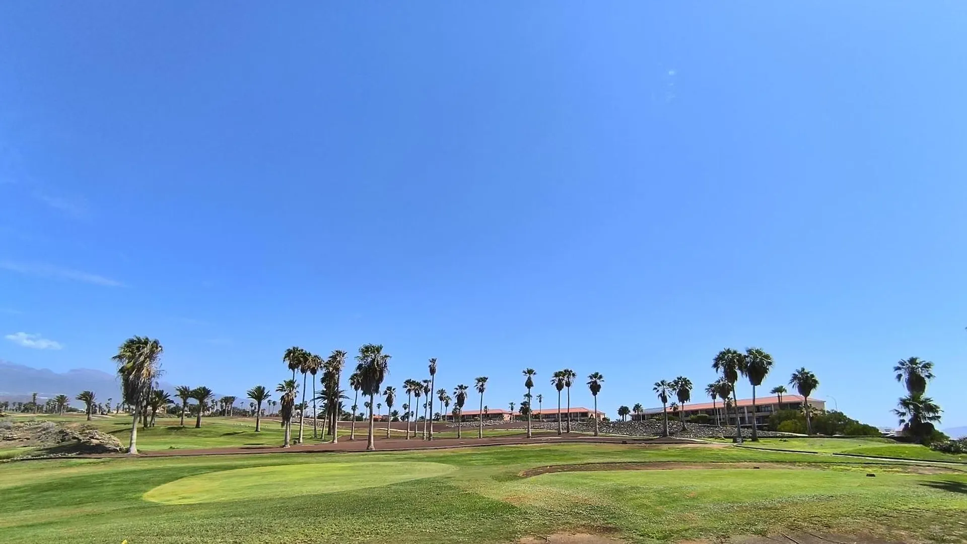 Fairways Club - Teide View Oasis - Heated Pool, Family Apt San Miguel de Abona