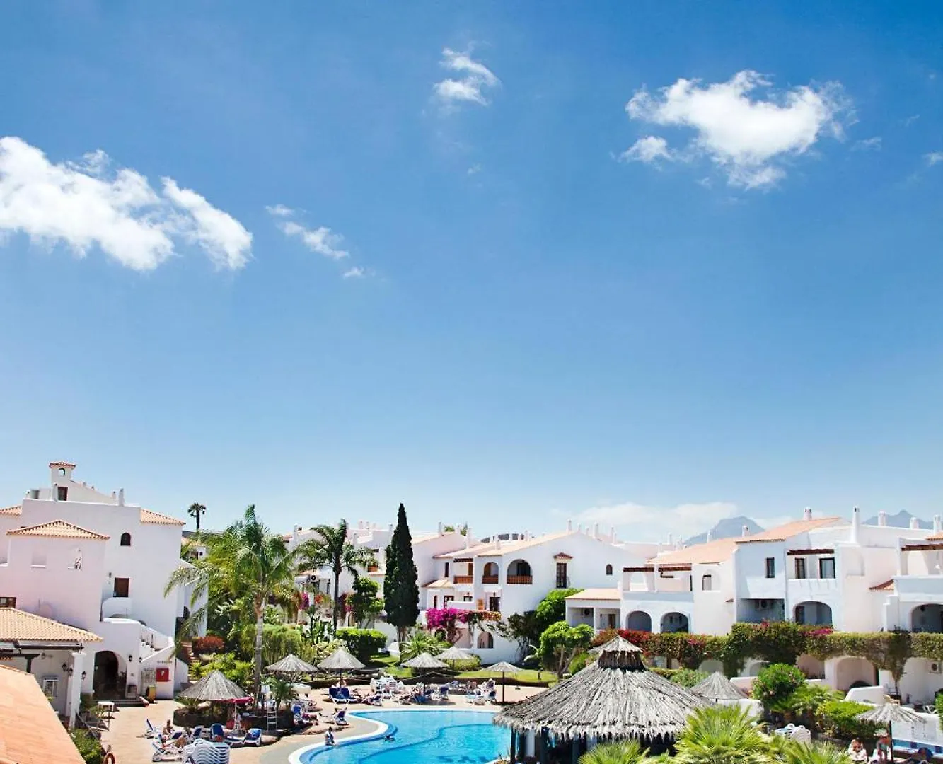 Fairways Club - Teide View Oasis - Heated Pool, Family Apt San Miguel de Abona