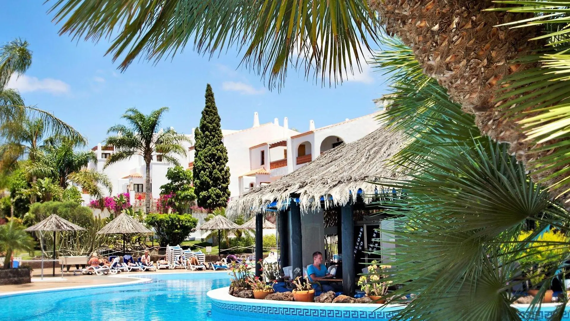 Apartamento Fairways Club - Teide View Oasis - Heated Pool, Family Apt San Miguel de Abona